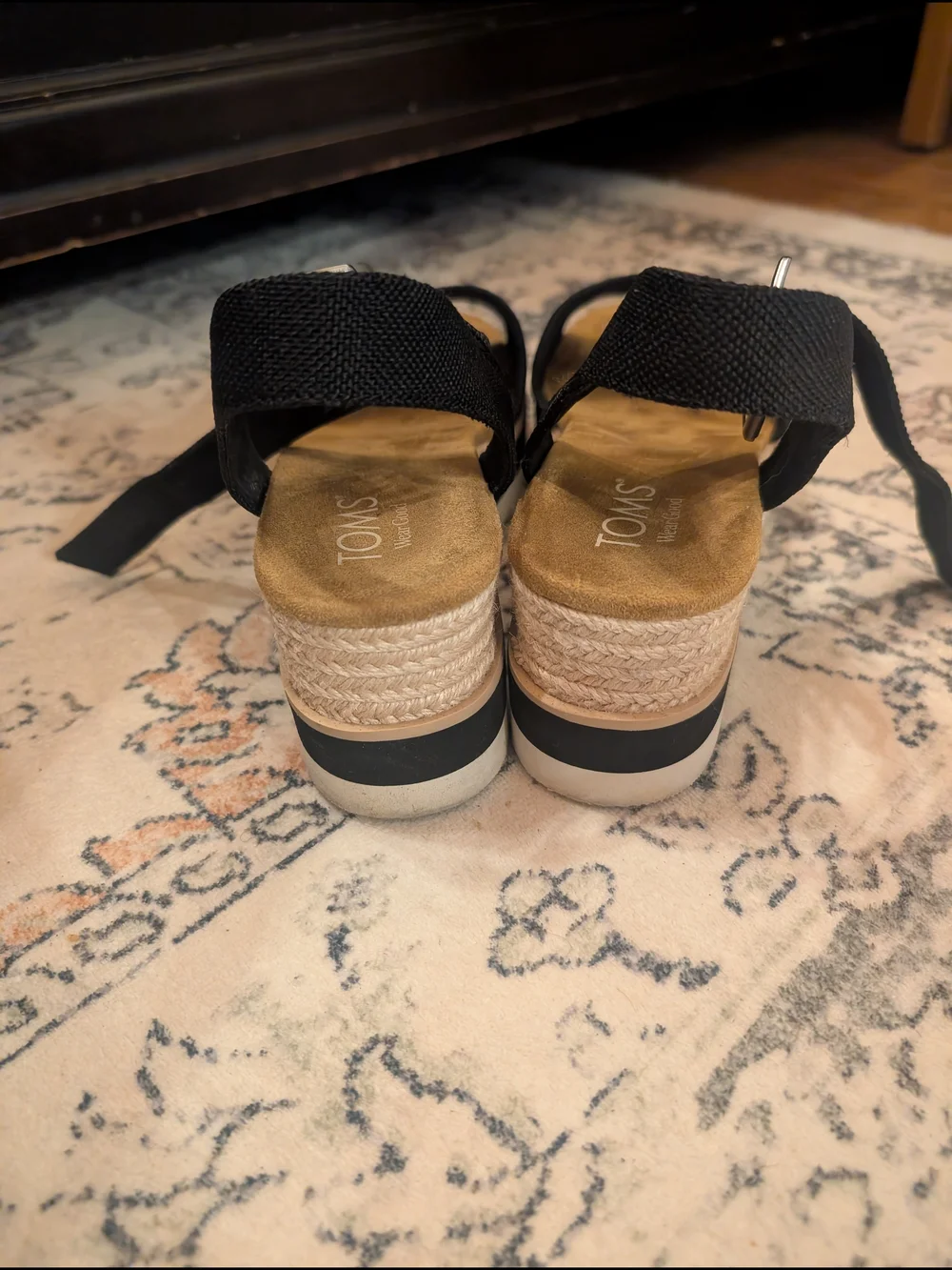 Toms stylish black